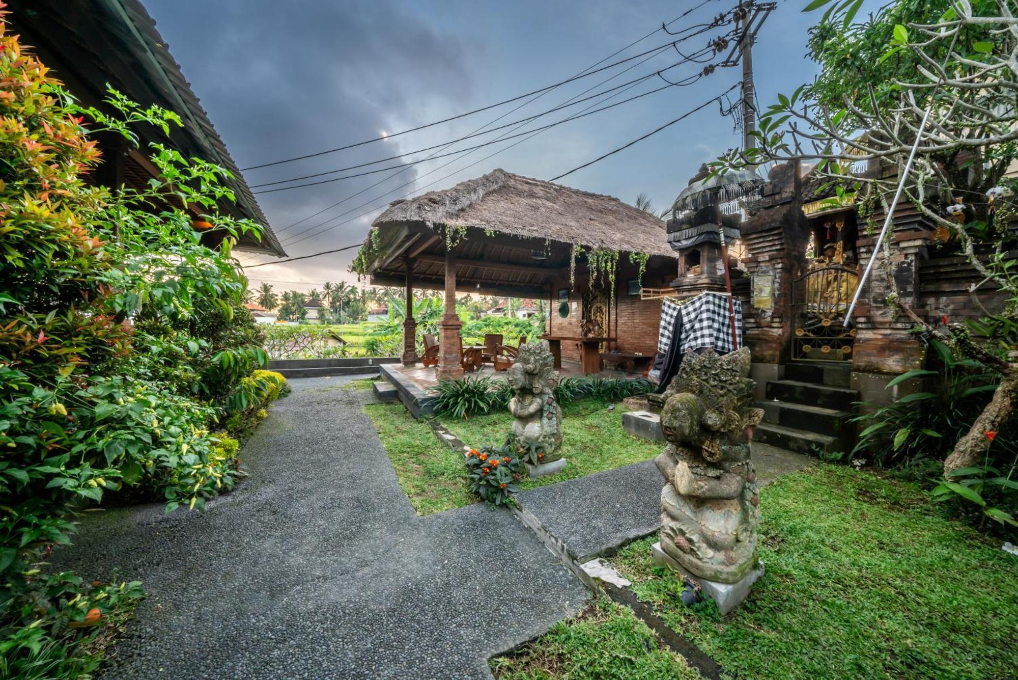 Umah Dangin Guest House Ubud  Bagian luar foto