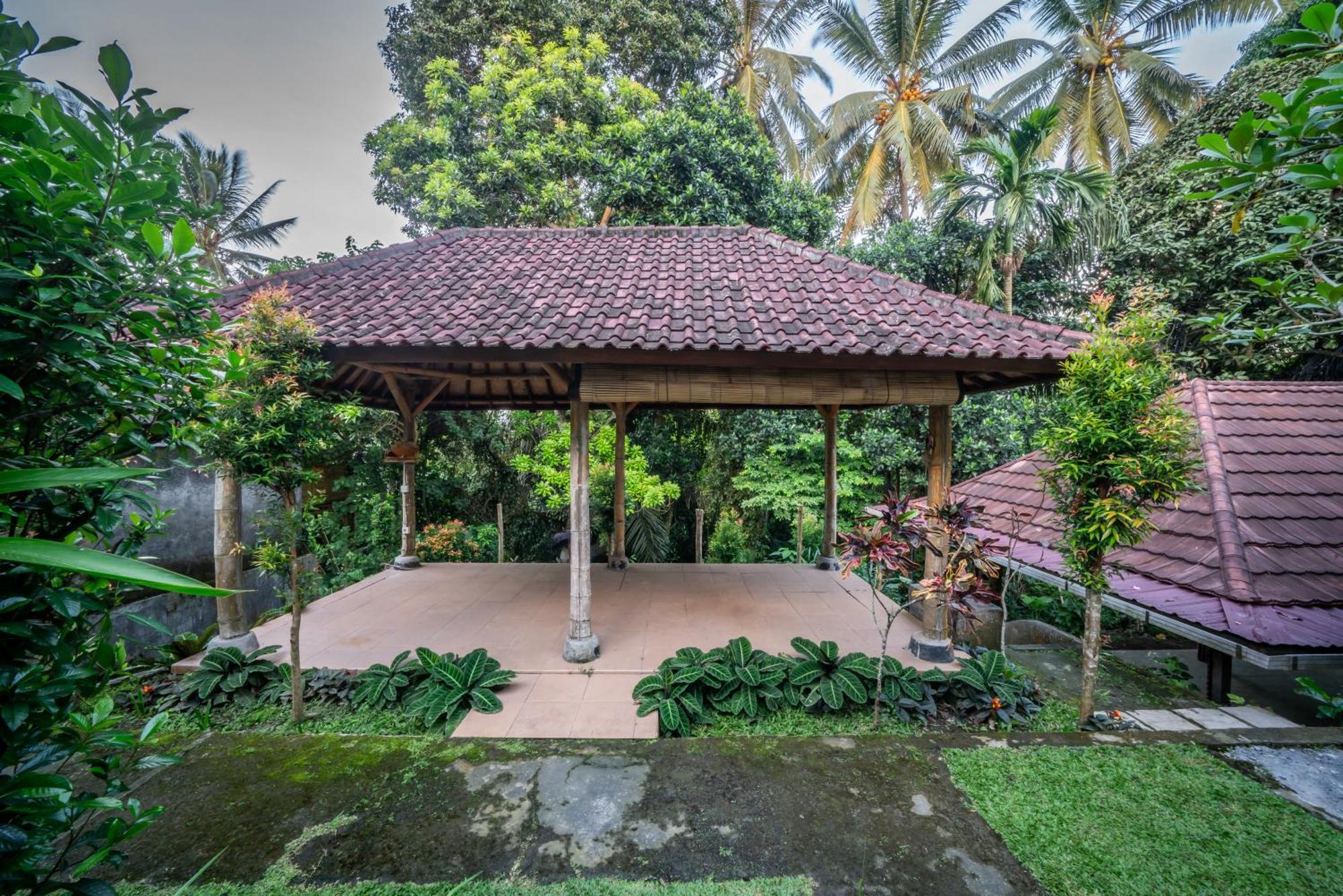 Umah Dangin Guest House Ubud  Bagian luar foto
